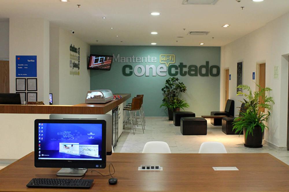 One Irapuato Hotel Exterior photo