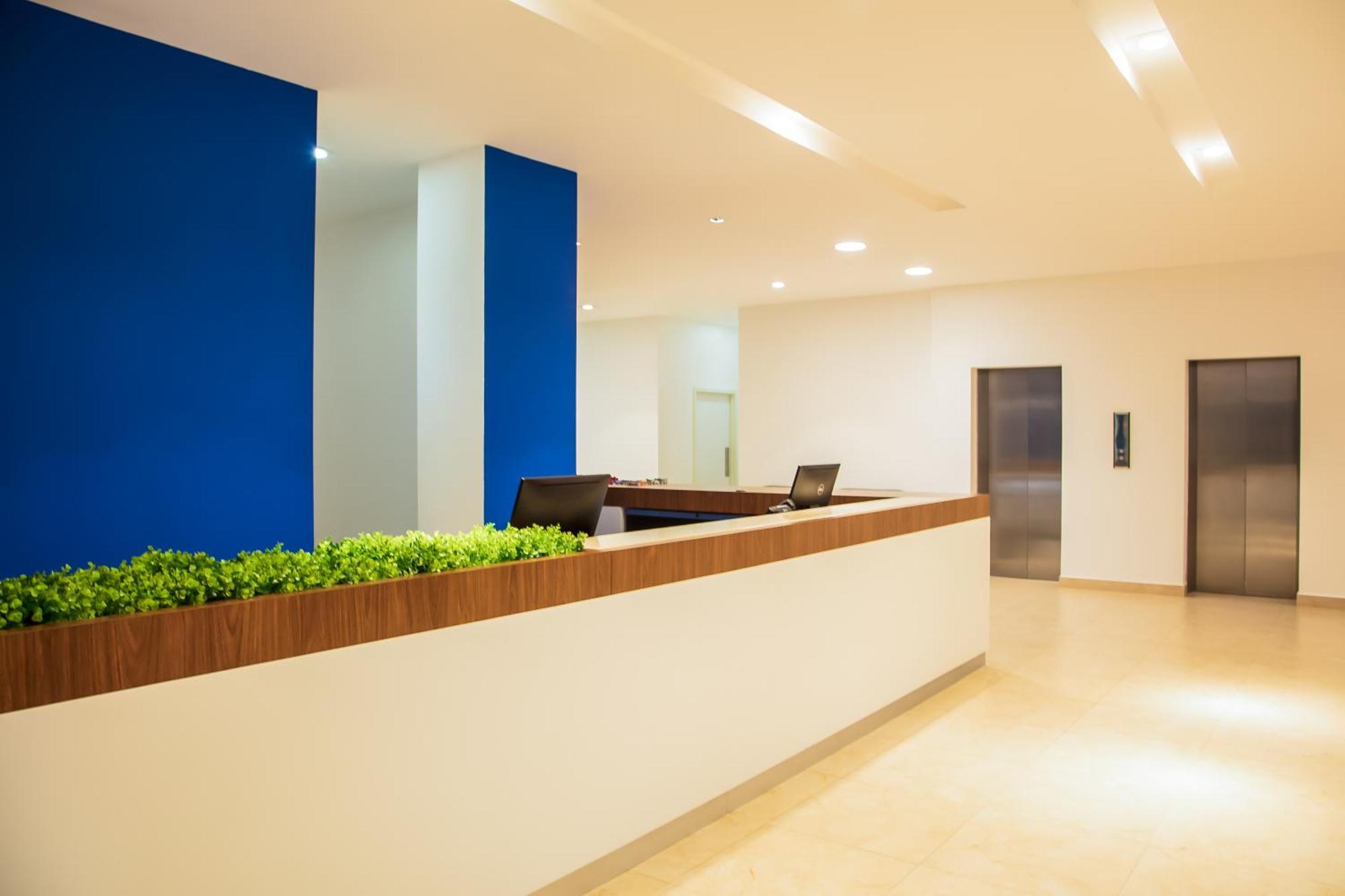 One Irapuato Hotel Exterior photo